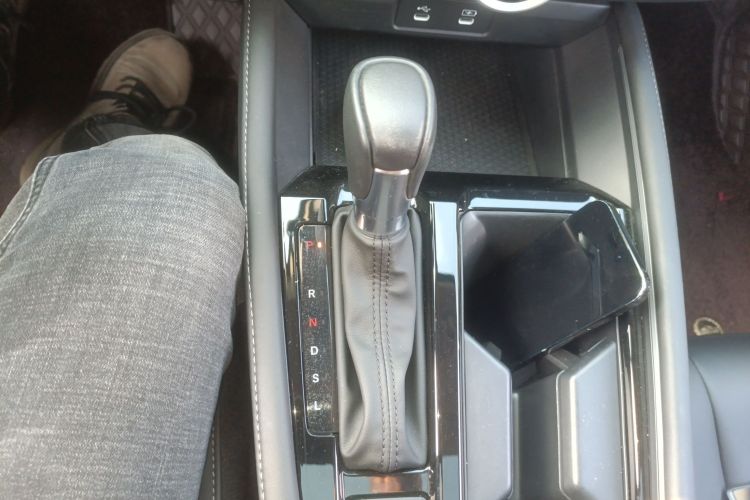 本田 英仕派 2023款 260TURBO 精致版中控内饰18