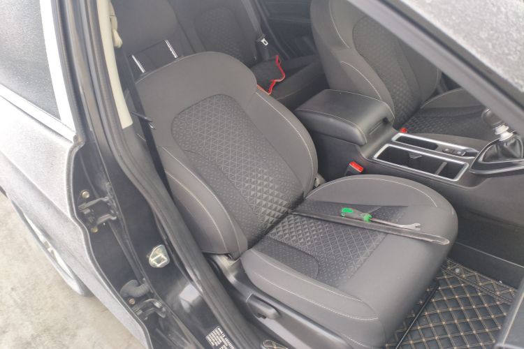 哈弗M6 2021款 PLUS 1.5T 手动精英智联型局部细节41