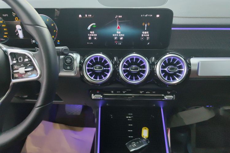 奔驰GLB 2023款 GLB 220 动感型局部细节16