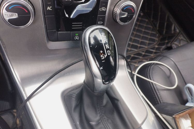 沃尔沃S60 2018款 S60L T3 智进版局部细节18