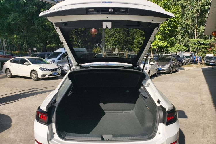 大众 2025款 凌渡L 280TSI DSG炫辣版机舱底盘23