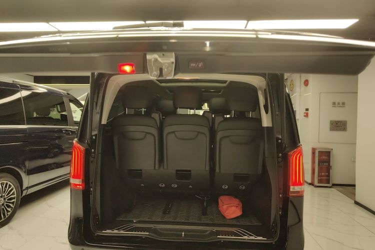 奔驰V级 2021款 V 260 领航版中控内饰23