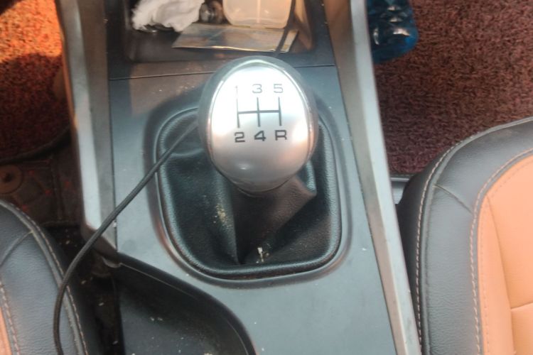 海马S5 2017款 强动力版 1.6L 手动豪华型中控内饰18