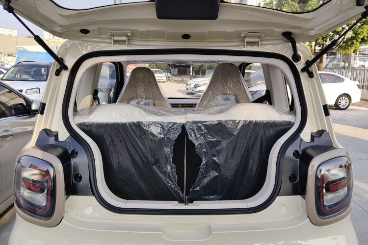 奔腾小马 2026款 222km 闪耀马局部细节23