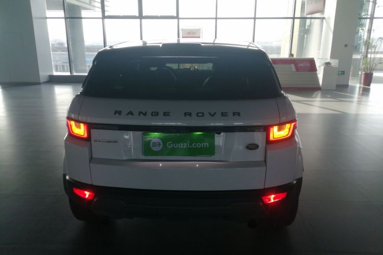 路虎 揽胜极光 2016款 2.0T SE PLUS 智享版车身外观6