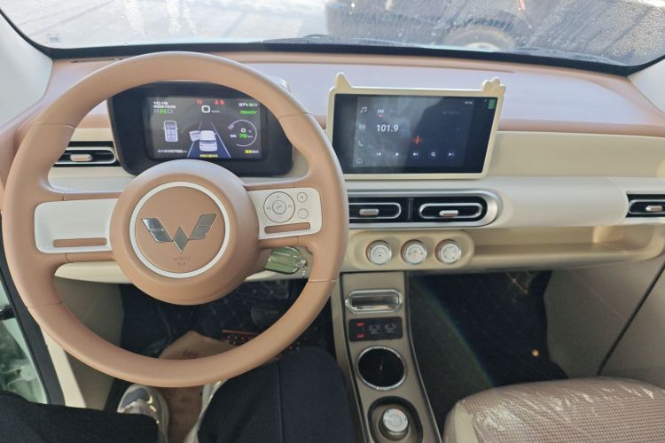 五菱汽车 宏光MINIEV 2024款 第三代 215km 进阶版中控内饰12