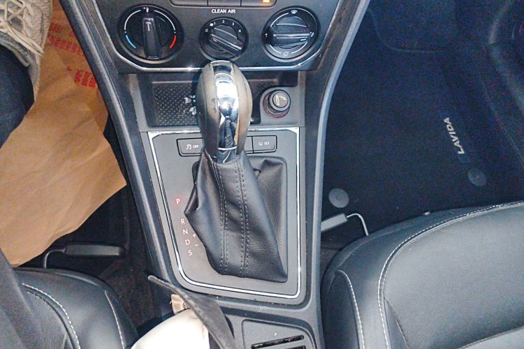 大众 朗逸 2015款 1.6L 自动舒适版中控内饰18