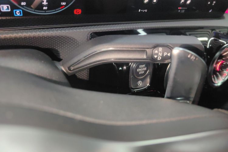 奔驰CLA AMG 2022款 AMG CLA 45 S 4MATIC+  55周年纪念版中控内饰18