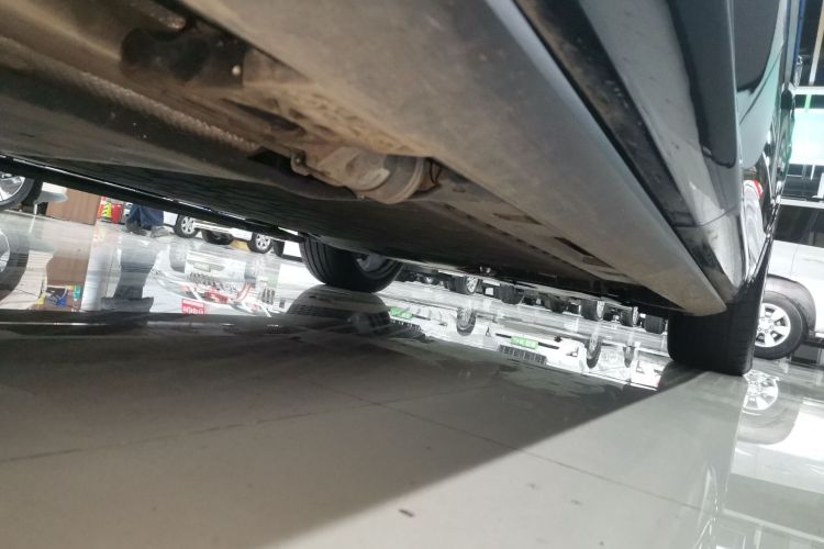 鸿蒙智行 问界M8 2025款 增程 Ultra版 53.4kWh 6座版局部细节9001