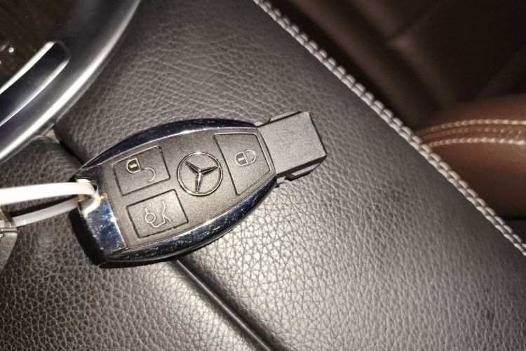 奔驰GLC 2018款 GLC 260 4MATIC 动感型中控内饰7001