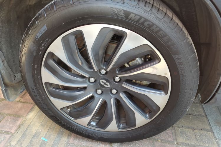 鸿蒙智行 问界M7 2024款 1.5T 后驱Plus版 5座车身外观6008