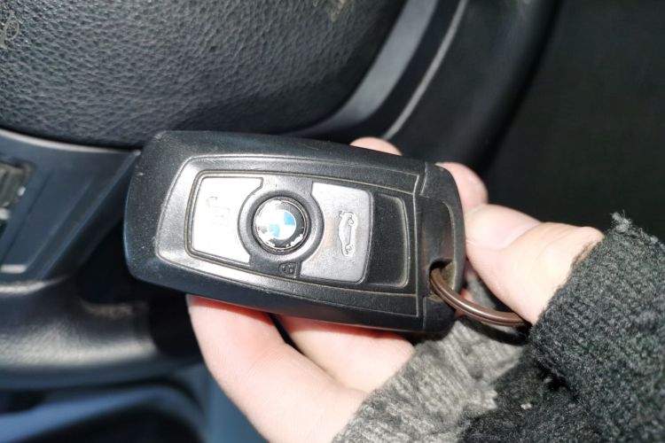 宝马3系 2016款 320Li 进取型中控内饰11