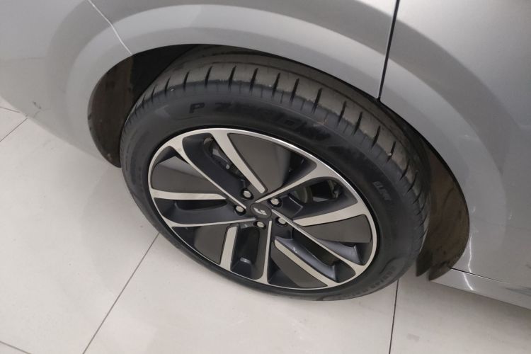 理想汽车 理想L6 2024款 Max车身外观6008