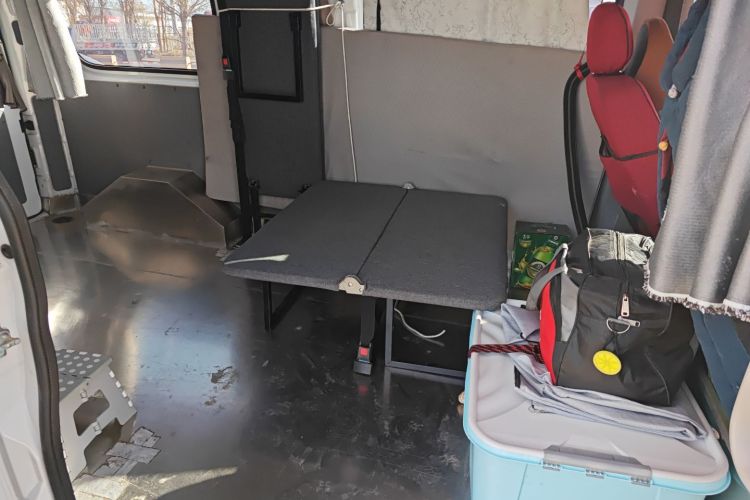 上汽大通MAXUS 新途V80 2025款 PRO傲运通 2.0T 手动长轴超低顶 6/7/8/9座中控内饰21