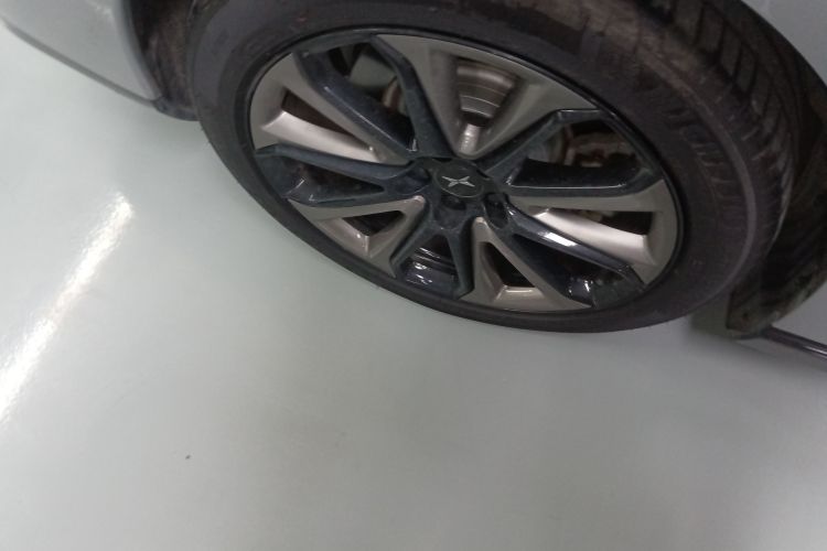 小鹏P7 2020款 670E车身外观6008