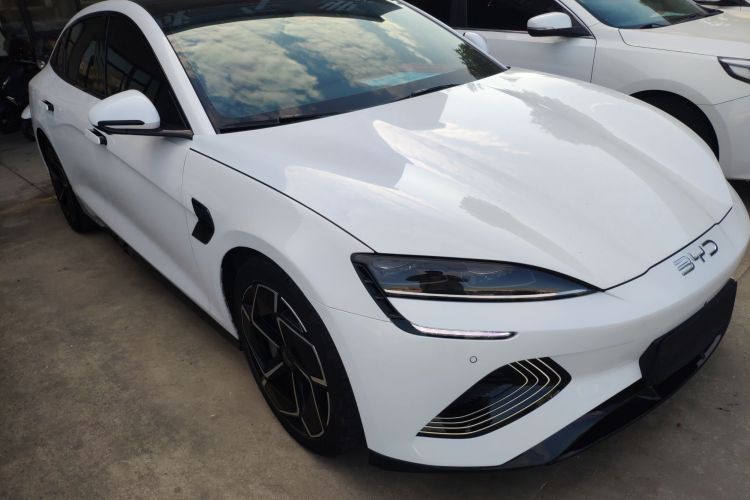 比亚迪 海豹 2022款 700km 长续航后驱版车身外观3