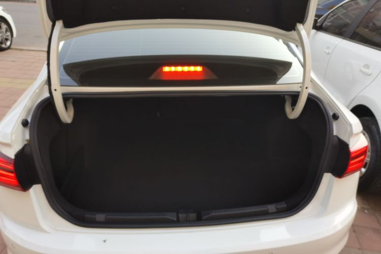 大众 宝来 2019款 改款 1.5L 手动舒适型 国VI机舱底盘23