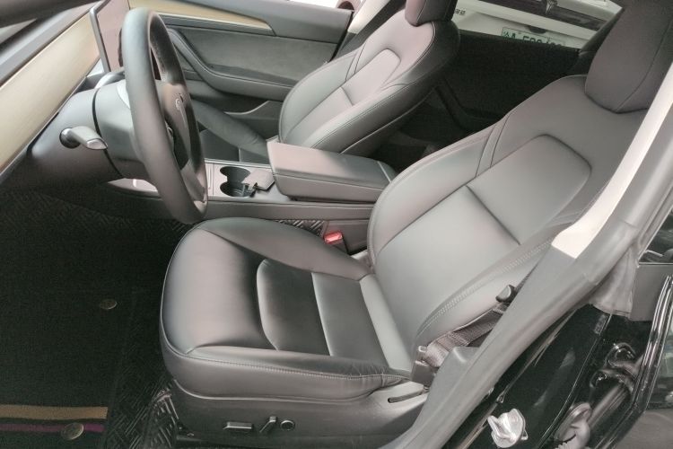 特斯拉 Model 3 2022款 后轮驱动版中控内饰19
