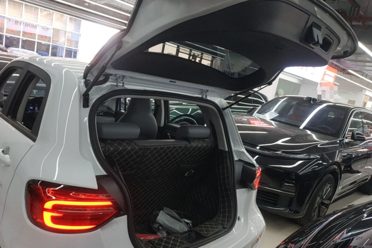 零跑汽车 零跑T03 2024款 310舒享版机舱底盘23