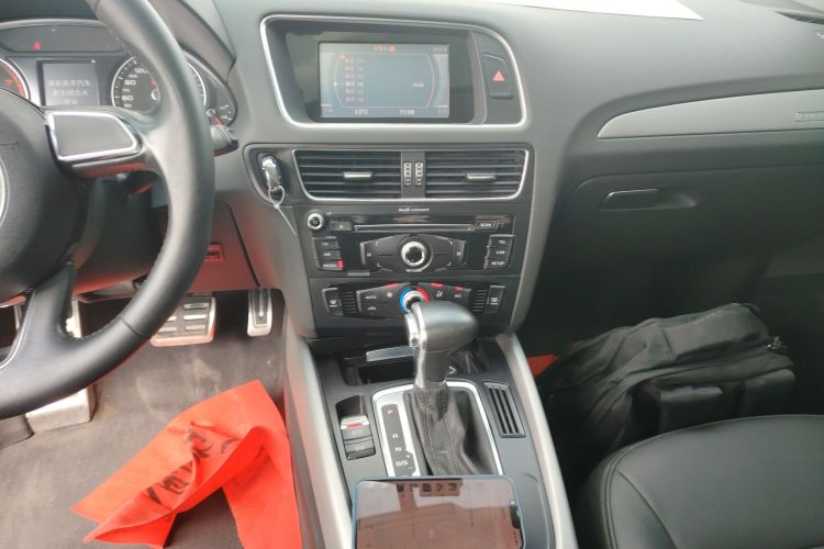 奥迪Q5 2016款 40 TFSI 进取型局部细节16