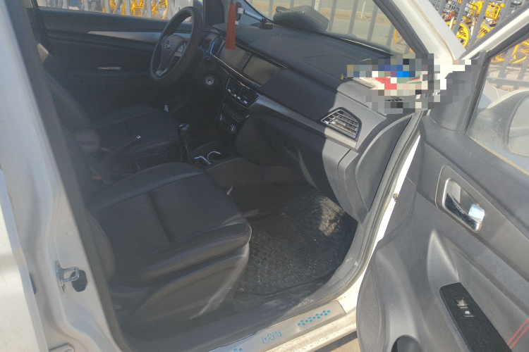 长安凯程 长安欧尚A600 2016款 1.5L 手动豪华型7座局部细节9005