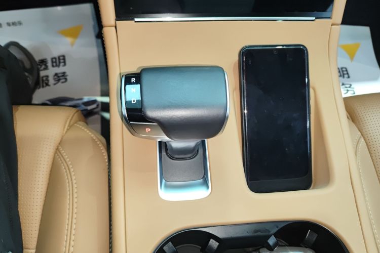 理想汽车 理想ONE 2021款 增程6座版中控内饰18