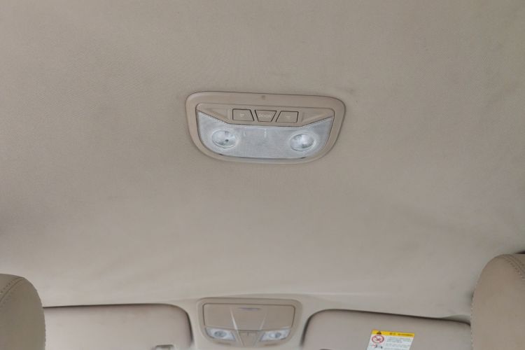 吉利汽车 帝豪 2017款 三厢百万款 1.5L CVT豪华型中控内饰22