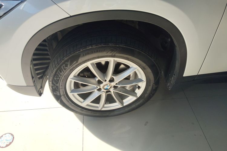 宝马X1 2018款 sDrive18Li 时尚型车身外观6007