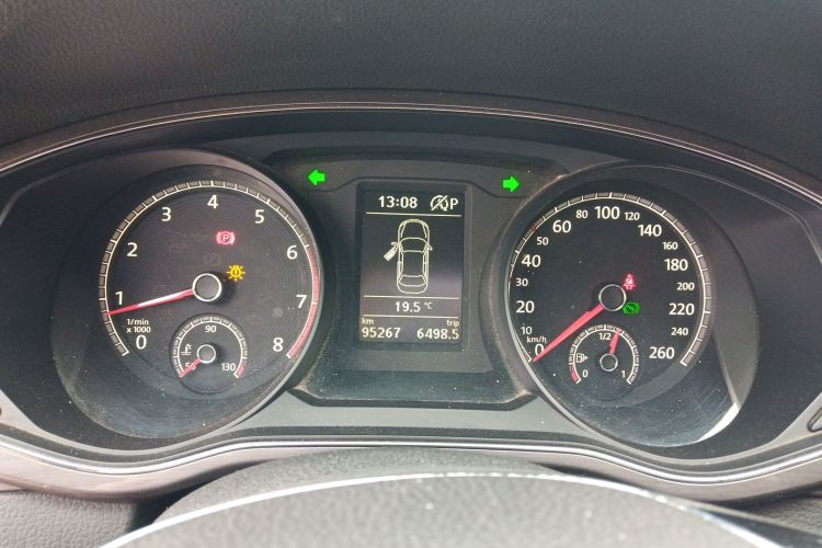 大众 帕萨特 2016款 280TSI DSG尊荣版中控内饰14