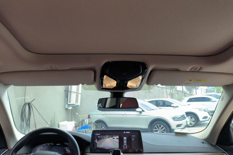 宝马5系新能源 2022款 改款 535Le 豪华套装中控内饰22