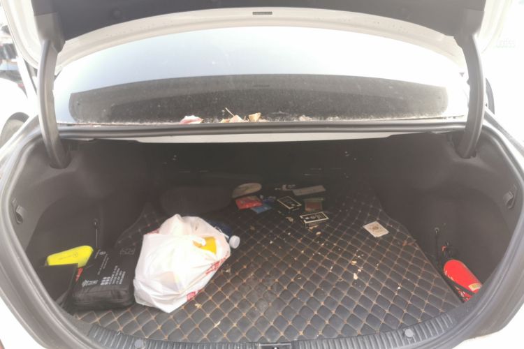 奔驰C级 2020款 改款 C 260 L 运动版机舱底盘23