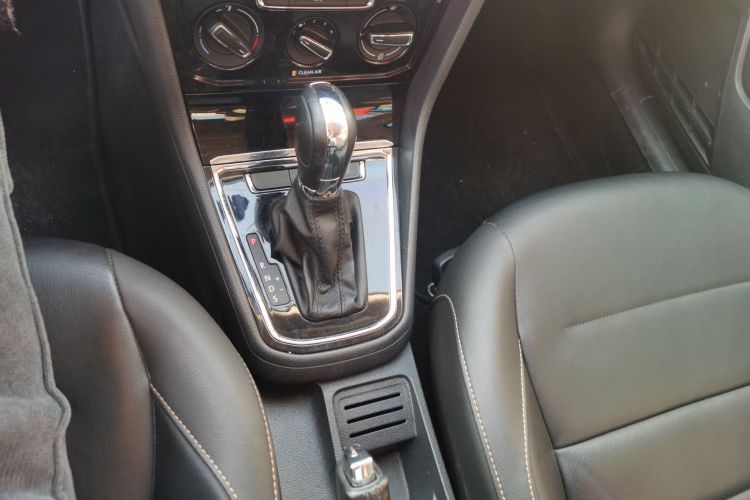 大众 宝来 2017款 1.6L 自动舒适型中控内饰18