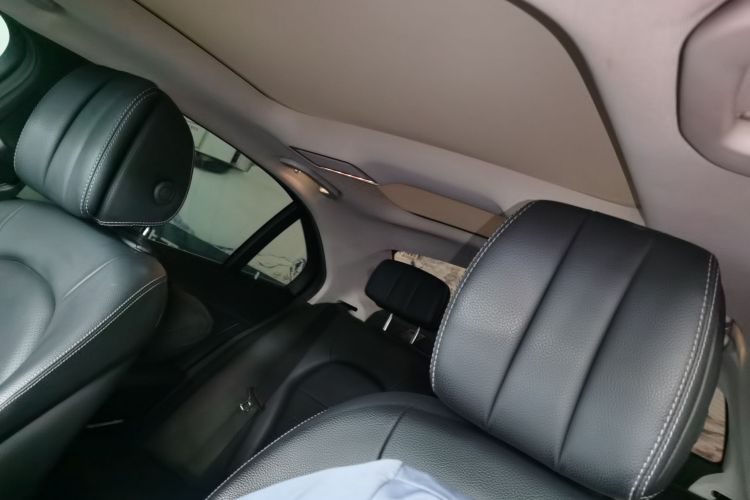 奔驰C级 2019款 改款 C 260 L 运动版中控内饰22