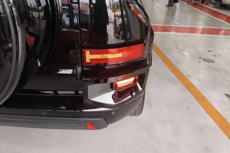 坦克700新能源 2024款 Hi4-T 极境版车身外观9