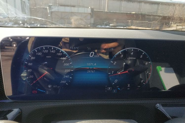 奔驰A级 2020款 A 200 L 运动轿车中控内饰14