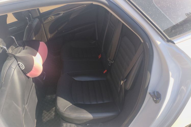 福特 蒙迪欧 2017款 改款 EcoBoost 180 时尚型中控内饰7004