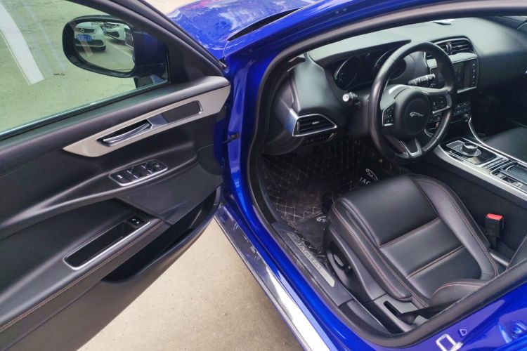 捷豹XEL 2018款 2.0T 200PS 豪华版中控内饰20