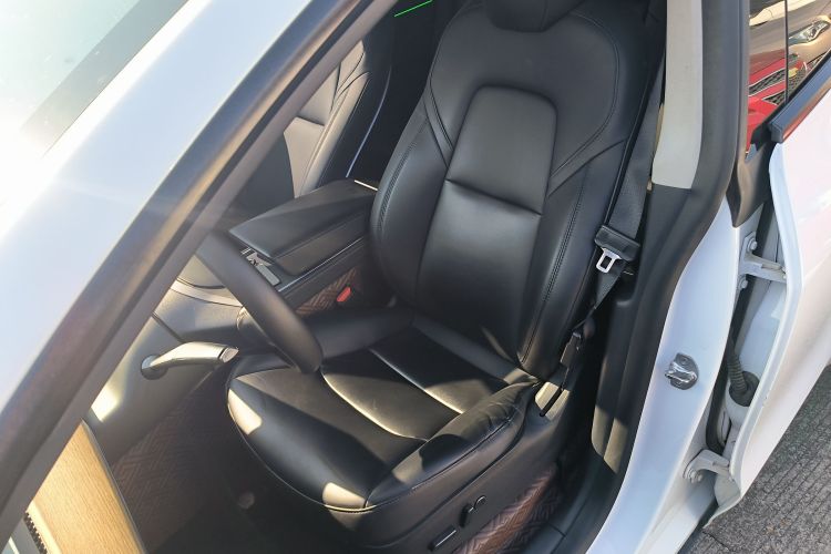 特斯拉 Model Y 2021款 改款二 长续航全轮驱动版局部细节19