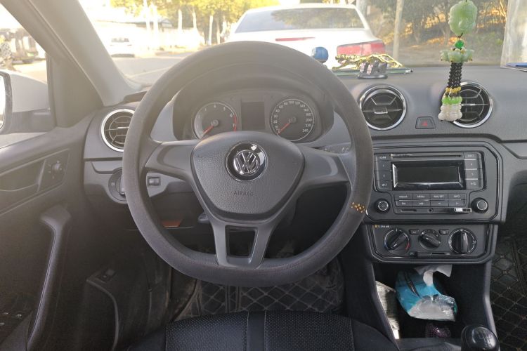 大众 捷达 2017款 1.5L 手动时尚型中控内饰13