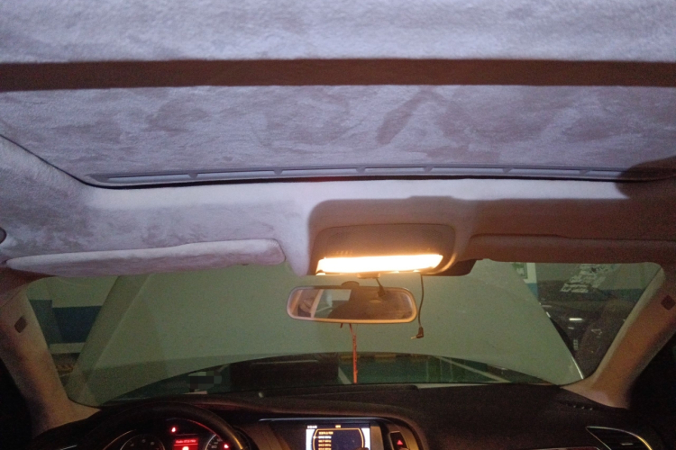 奥迪A4L 2010款 2.0 TFSI 舒适型中控内饰22