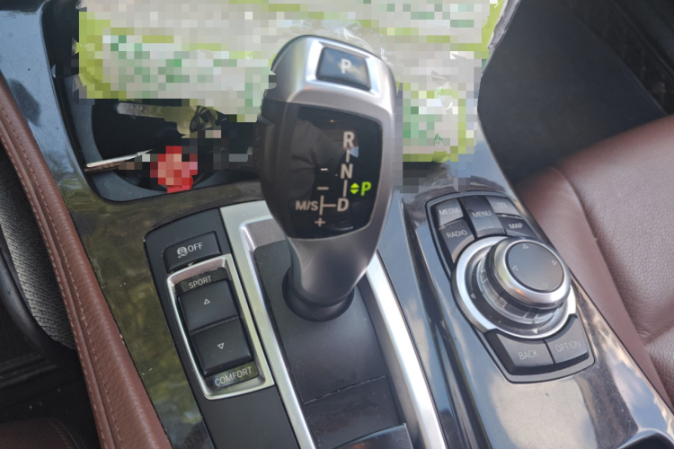 宝马5系 2014款 525Li 领先型局部细节18