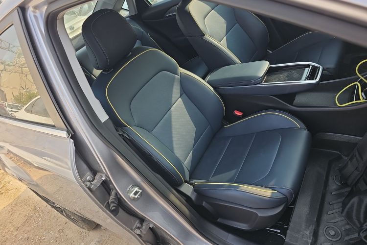 吉利几何G6 2024款 500KM 旗舰型局部细节41