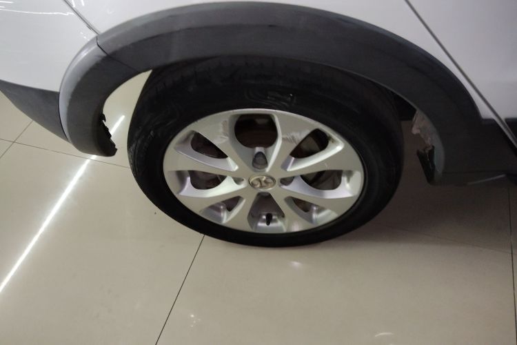 北汽新能源EC5 2019款 新尚版车身外观6008