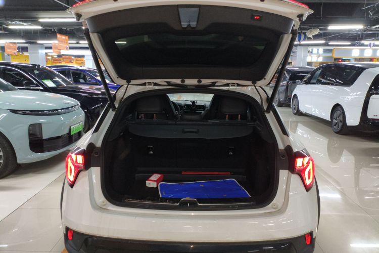 领克02 2021款 2.0TD 自动两驱劲 冠军版机舱底盘23