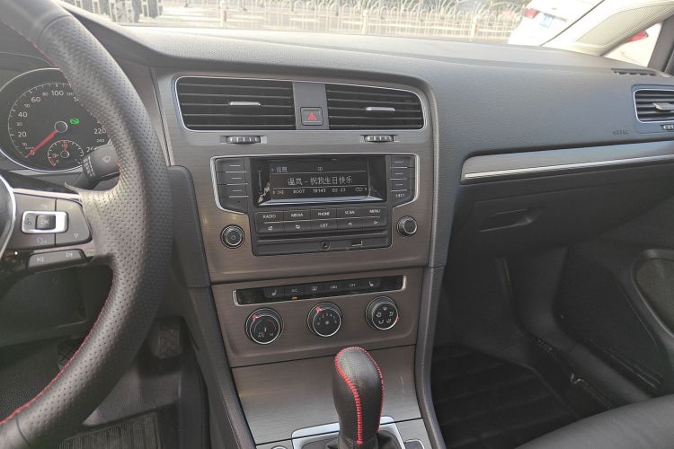 大众 高尔夫 2014款 1.4TSI 自动豪华型中控内饰16