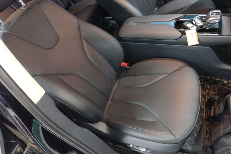 红旗E-QM5 2022款 431km 充电乐享版局部细节41