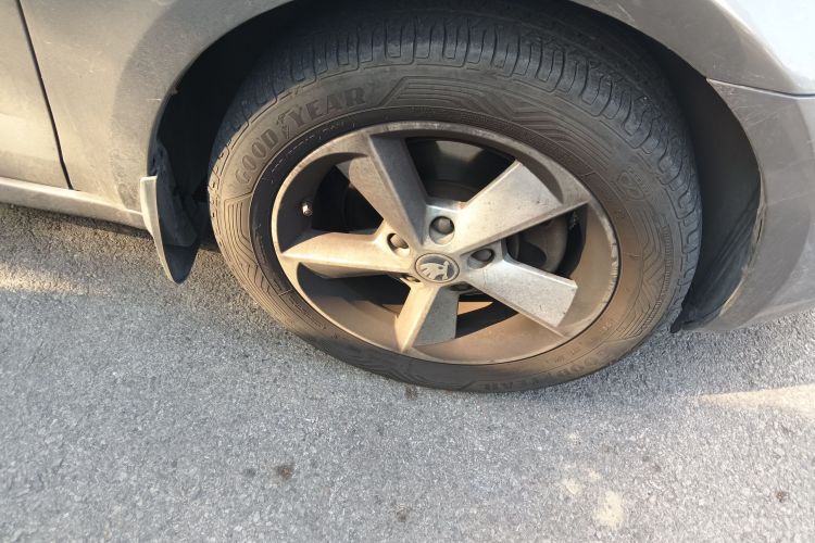 斯柯达 明锐 2015款 1.6L 自动逸俊版车身外观10