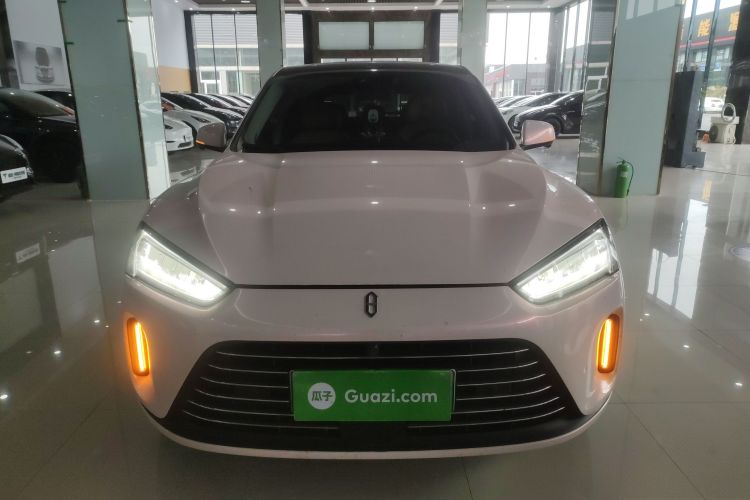 鸿蒙智行 问界M5 2022款 增程后驱标准版车身外观2