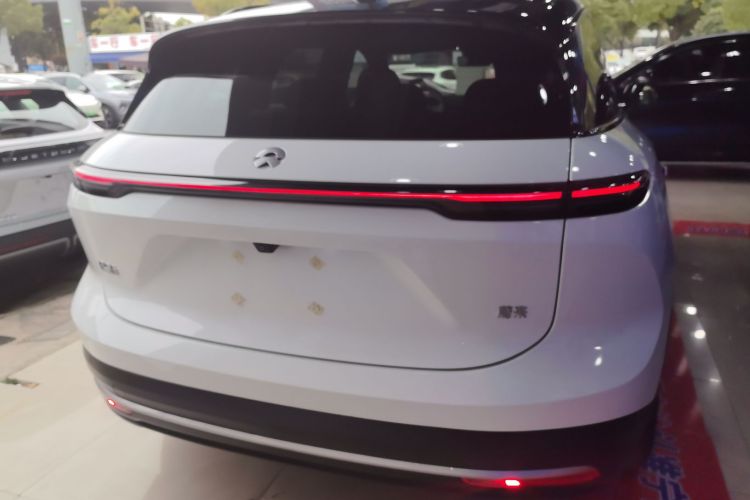 蔚来ES6 2024款 75kWh车身外观6