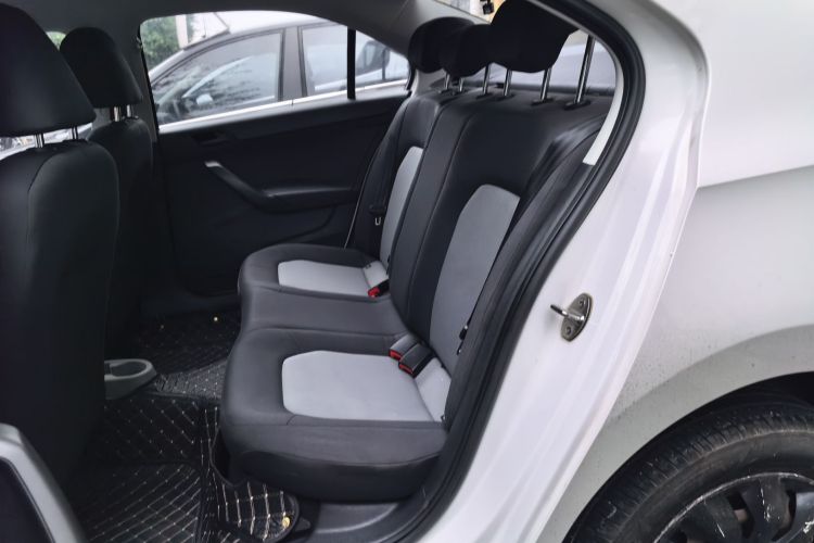 斯柯达 昕锐 2016款 1.6L 自动前行版中控内饰21